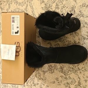 UGG  W Bailey Bow